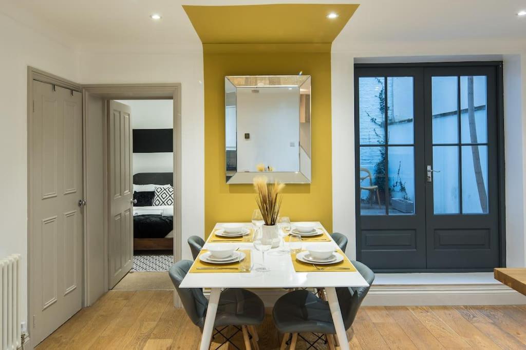 Superb Retreat Central Next Tube Apartment Лондон Екстериор снимка